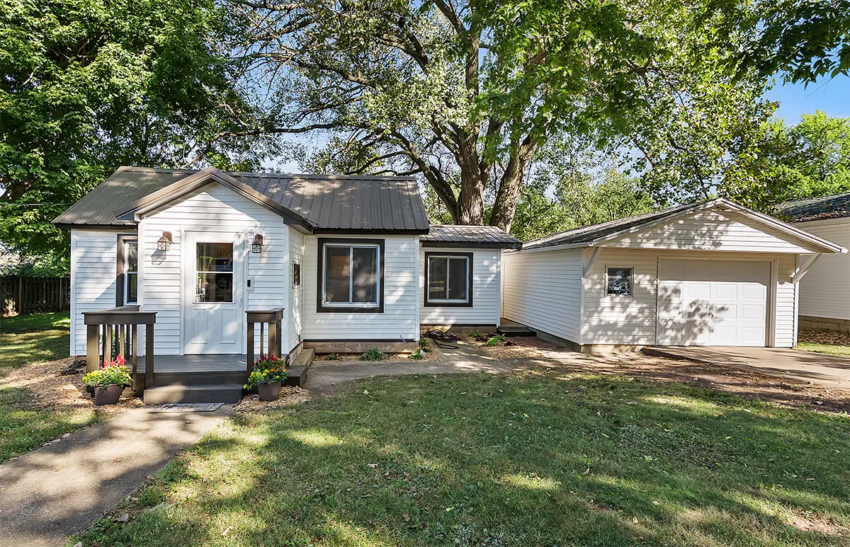 608 Douglas Street, Roanoke, IL 61561 - Image #1