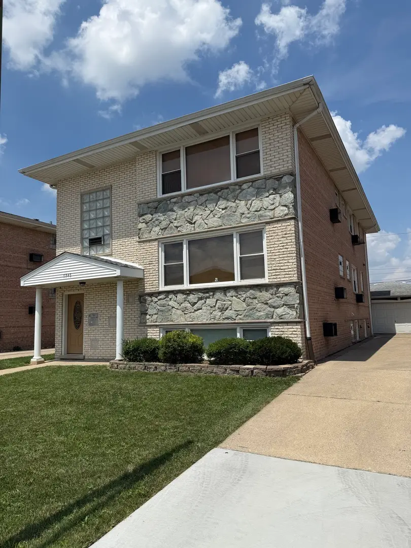 8542 W Winnemac Avenue, Chicago, IL 60656 - Image #2