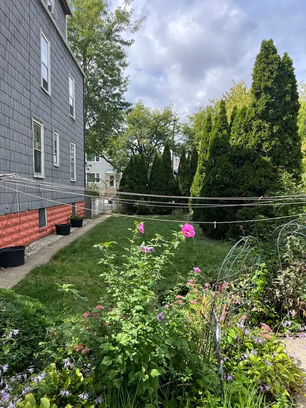 3037 N Central Park Avenue, Chicago, IL 60618