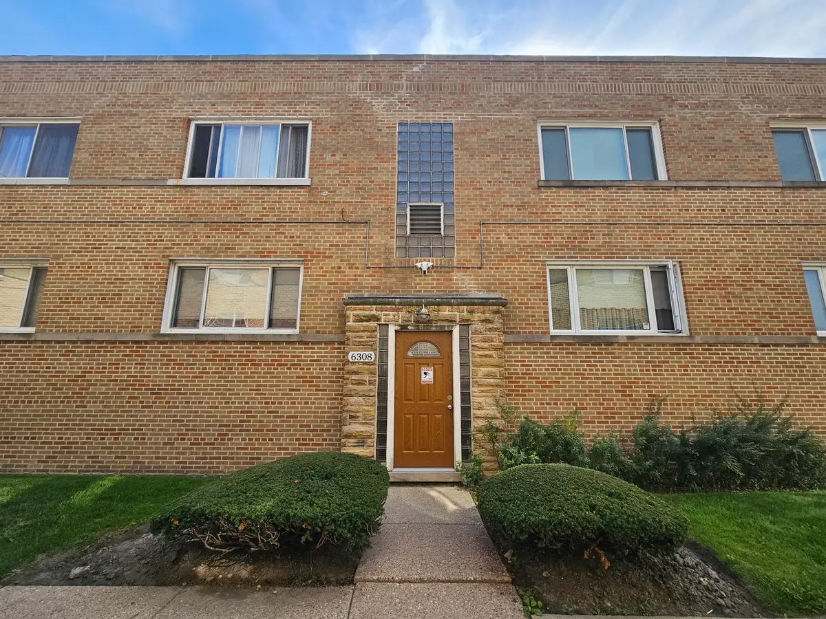 6308 N Kedzie Avenue #2W, Chicago, IL 60659 - Image #1