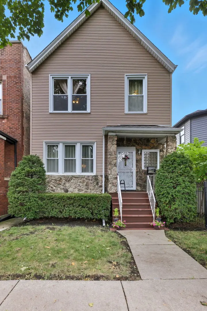 2736 N Monticello Avenue, Chicago, IL 60647 - Image #1