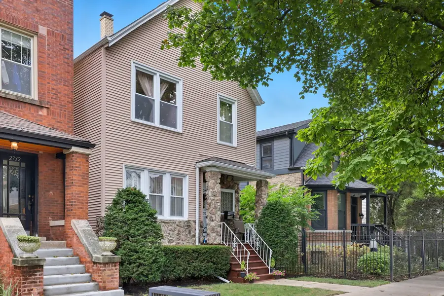 2736 N Monticello Avenue, Chicago, IL 60647 - Image #2