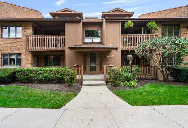 7962 Garfield Avenue #110, Burr Ridge, IL 60527