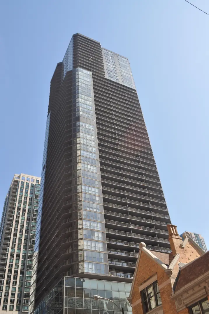 10 E Ontario Street #2702, Chicago, IL 60611 - Image #1