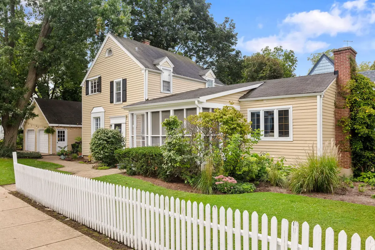 345 E Russell Street, Barrington, IL 60010 - Image #1