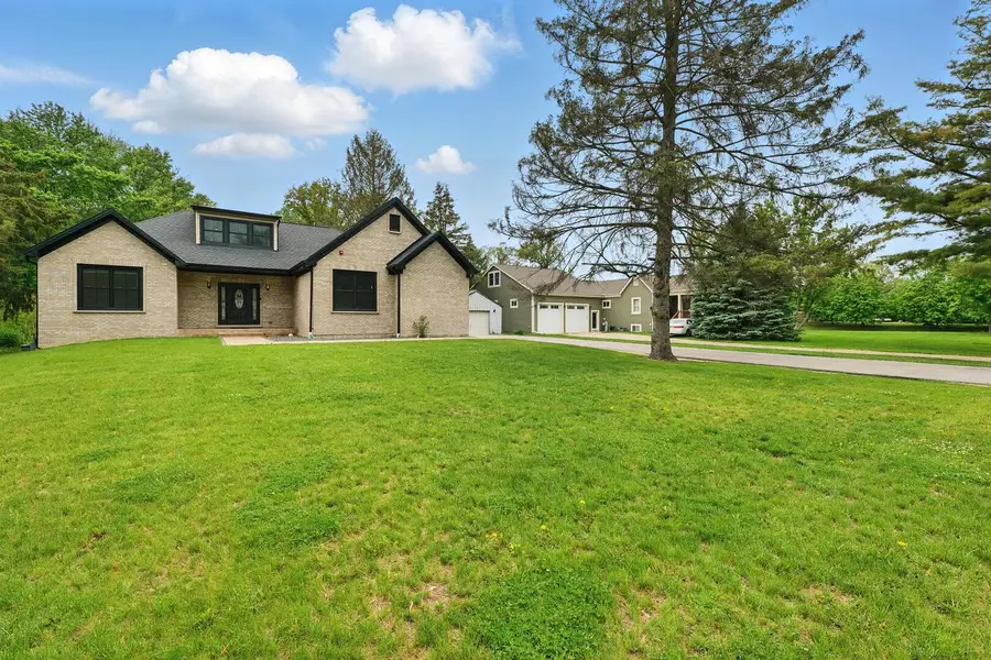 3026 Jackson Drive, Arlington Heights, IL 60004 - Image #2