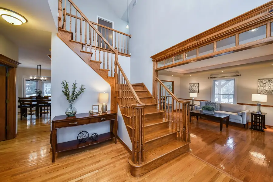 310 Westhaven Circle, Geneva, IL 60134 - Image #2