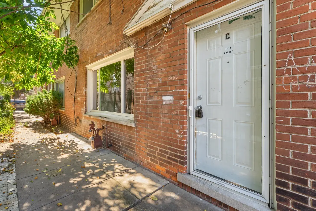 1634 W Morse Avenue #C, Chicago, IL 60626 - Image #1