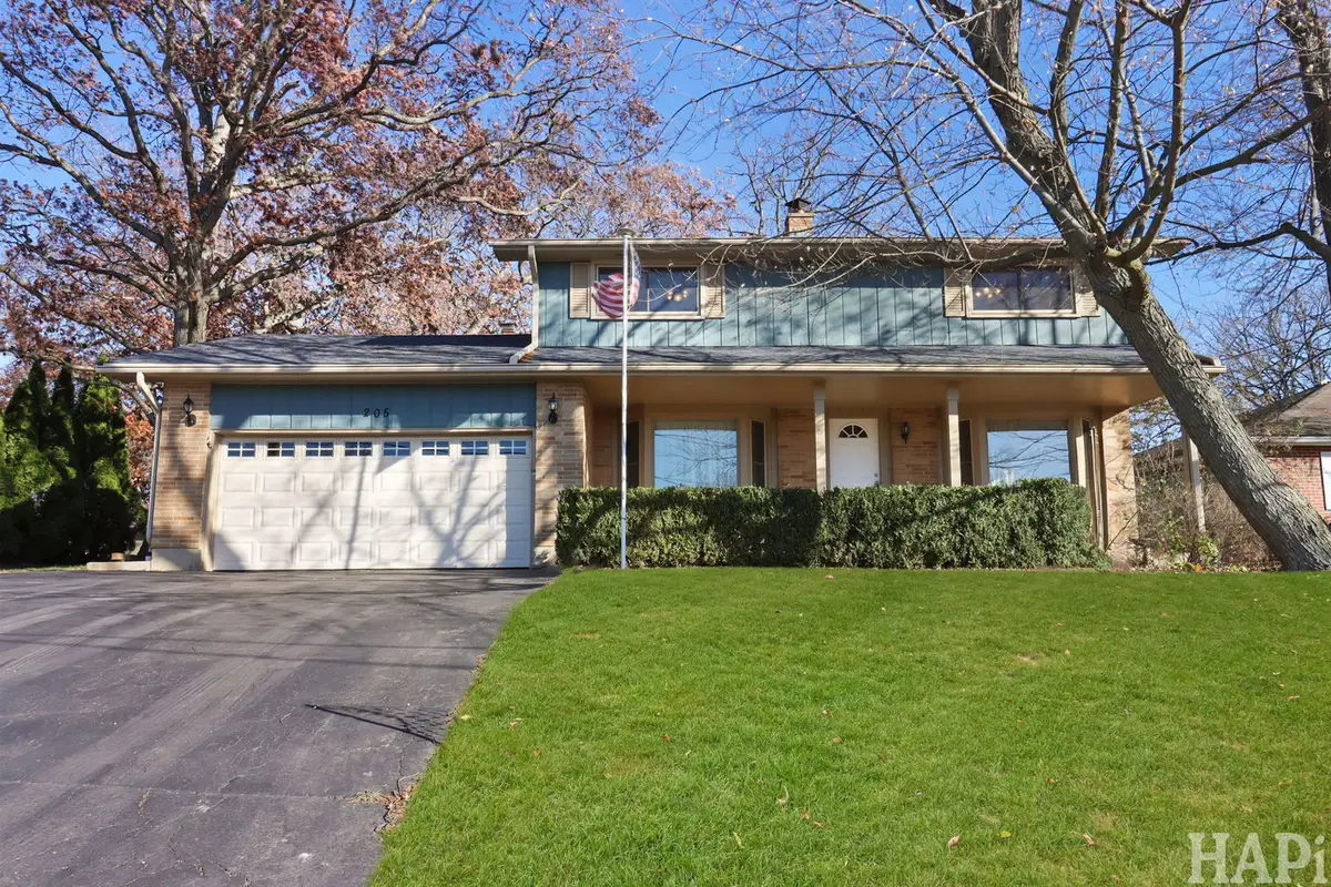 205 Lake Shore Drive, Lindenhurst, IL 60046 - #1