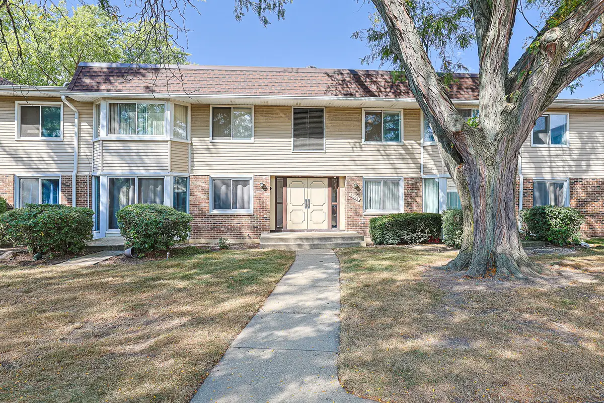 3008 Roberts Drive #5, Woodridge, IL 60517 - Image #1