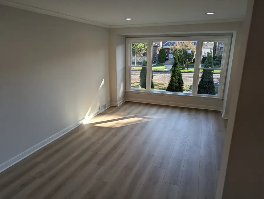 8936 S Ridgeland Avenue, Chicago, IL 60617 - Image #3