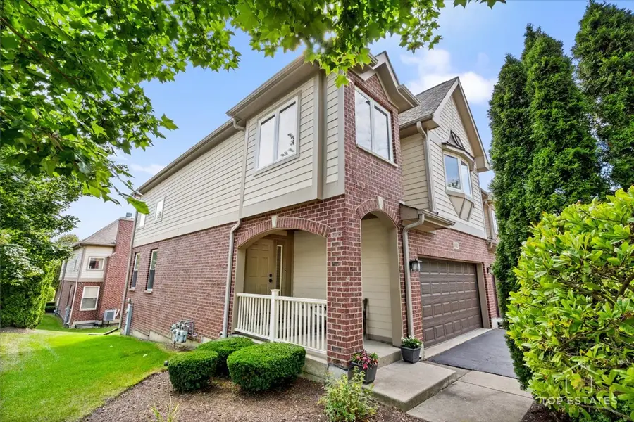 1651 Pauline Circle #1651, Mundelein, IL 60060 - Image #2