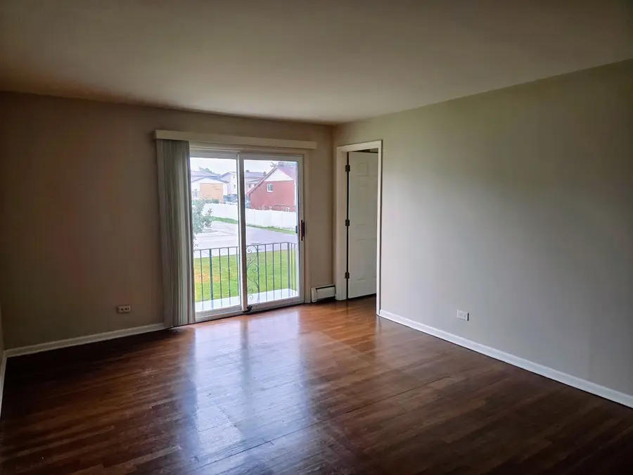 9561 Dee Road #2D, Des Plaines, IL 60016 - Image #3