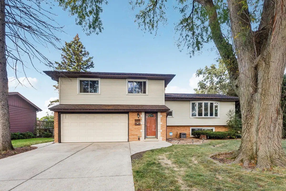 1504 E Emmerson Lane, Mount Prospect, IL 60056 - Image #1