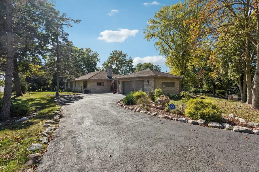 1090 Roselle Road, Inverness, IL 60067 - Image #2