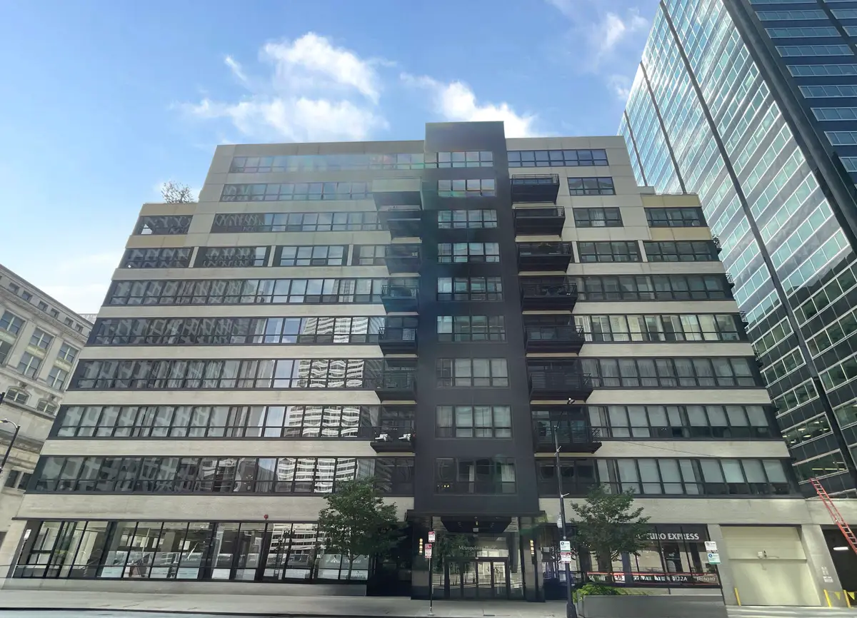 130 S Canal Street #9M, Chicago, IL 60606 - Image #1