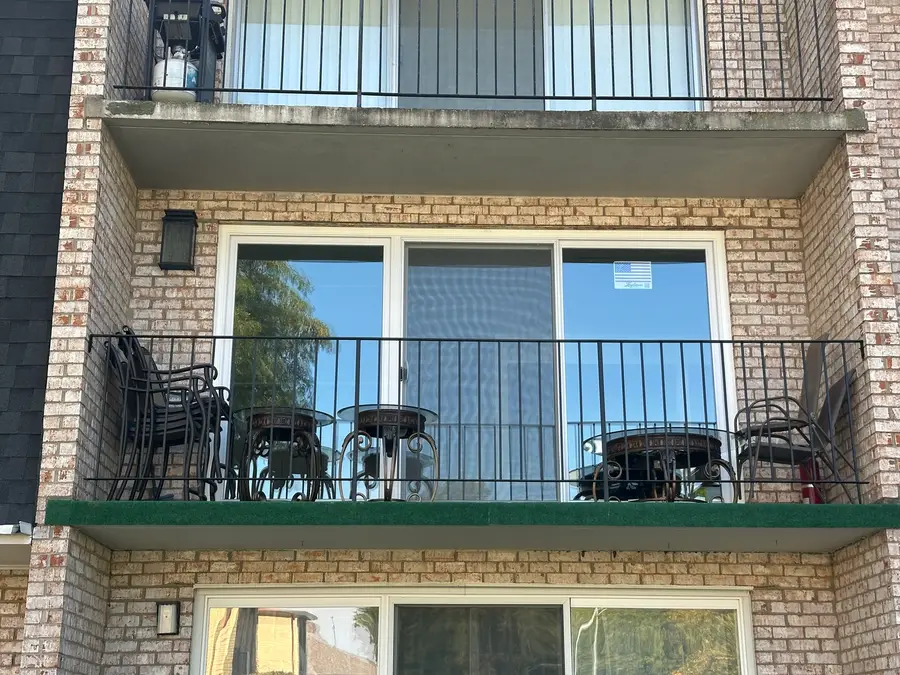 5621 W 104th Street #B2, Oak Lawn, IL 60453 - Image #2