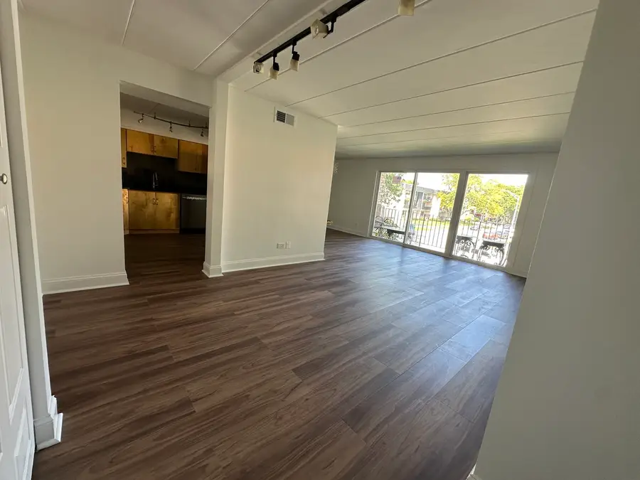 5621 W 104th Street #B2, Oak Lawn, IL 60453 - Image #3