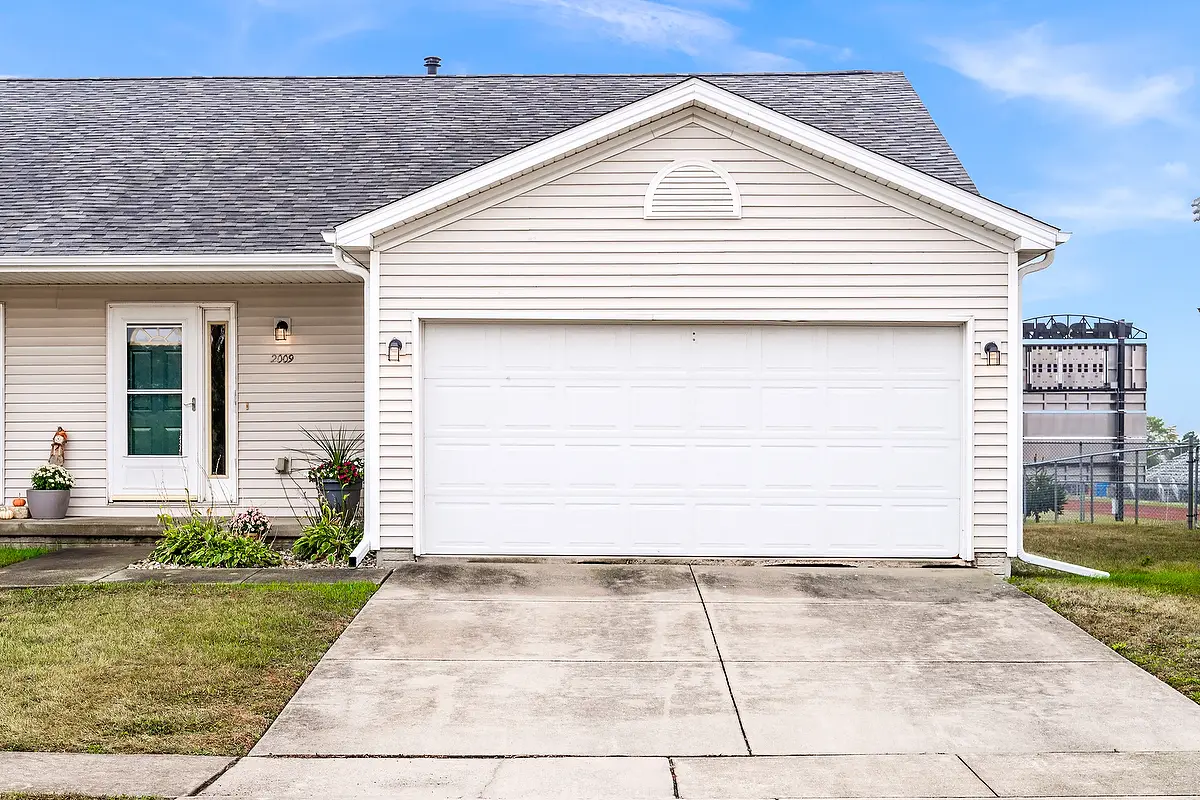 2009 Marina Drive, Normal, IL 61761 - Image #1