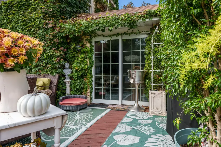 233 N Calvin Park Boulevard, Rockford, IL 61107 - Image #2