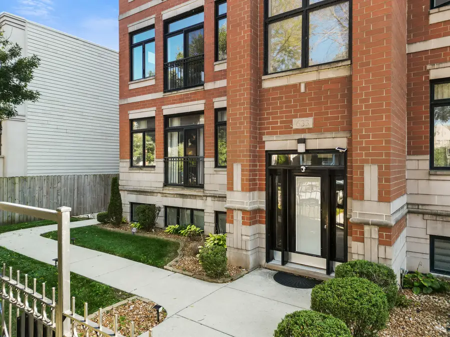 633 E Bowen Avenue #1E, Chicago, IL 60653 - Image #2
