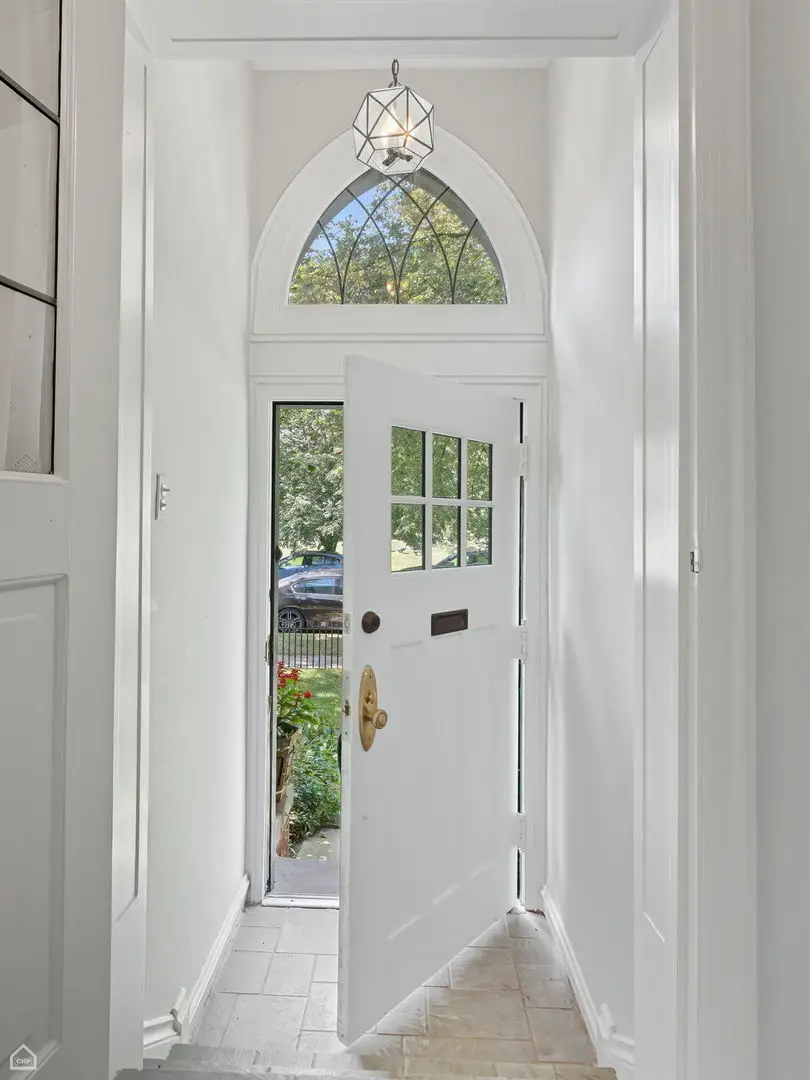 5611 S Kenwood Avenue, Chicago, IL 60637 - Image #3