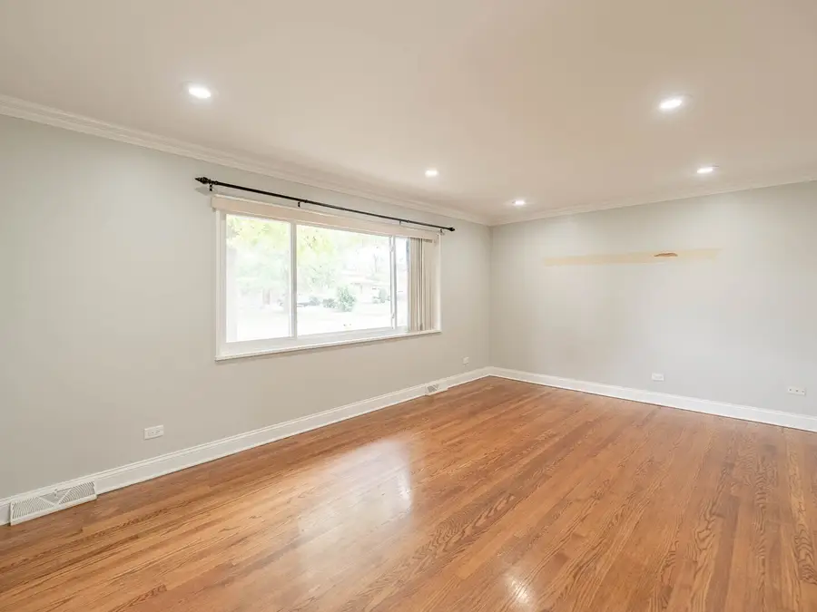 454 E Park Avenue, Elmhurst, IL 60126 - Image #2