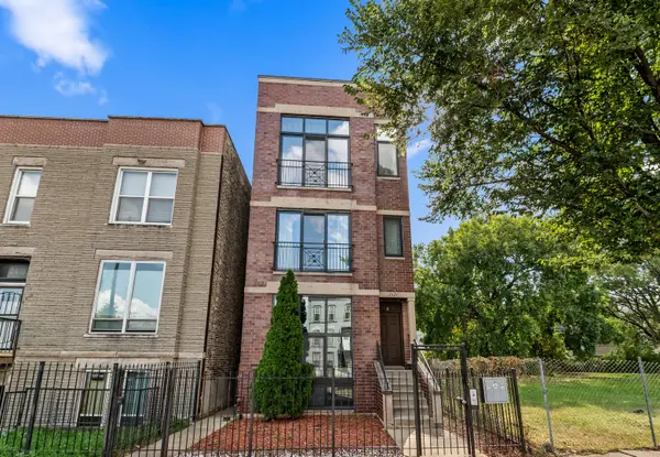 2421 W Warren Boulevard #3, Chicago, IL 60612