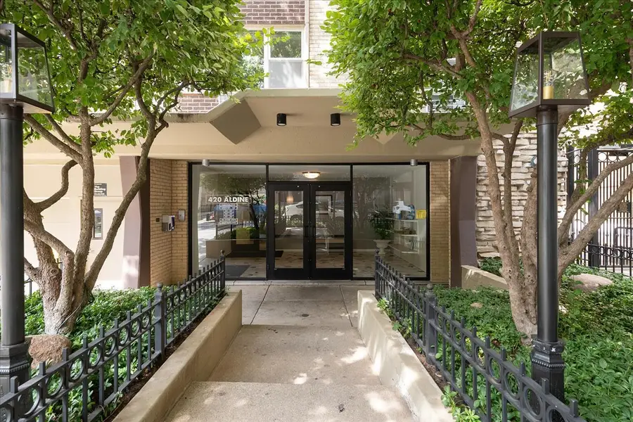 420 W Aldine Avenue #404, Chicago, IL 60657 - Image #2