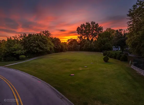 15633 Orlan Brook Drive, Orland Park, IL 60462