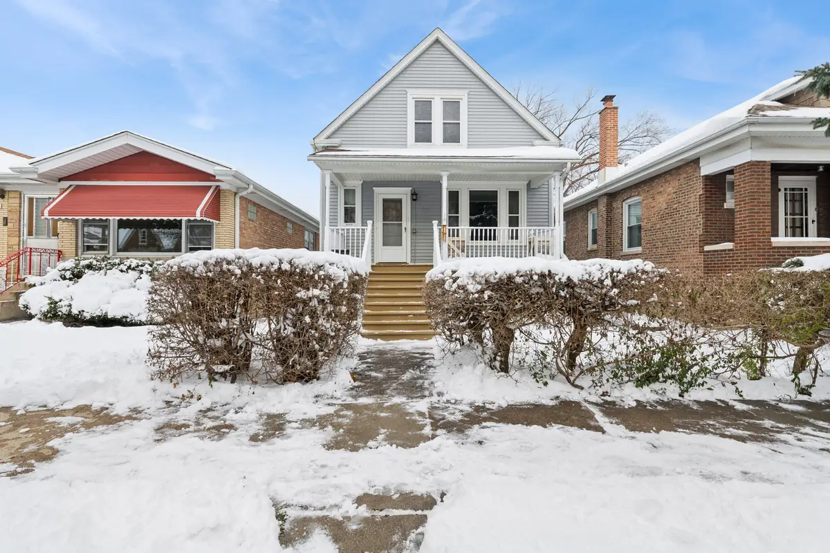 5218 W Patterson Avenue, Chicago, IL 60641 - Image #1