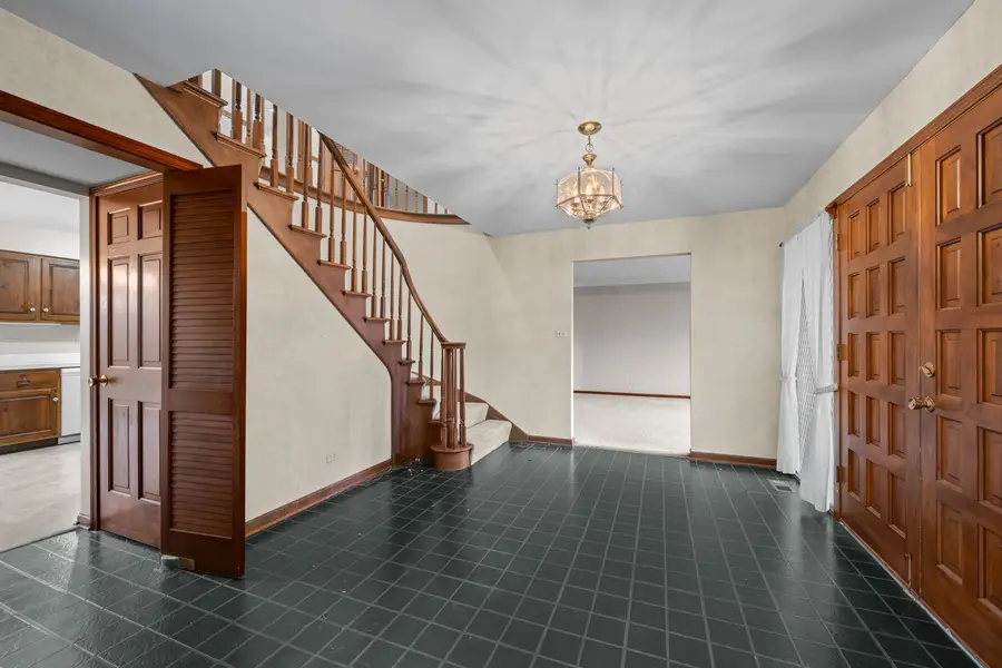 1323 S Kaspar Avenue, Arlington Heights, IL 60005 - Image #3