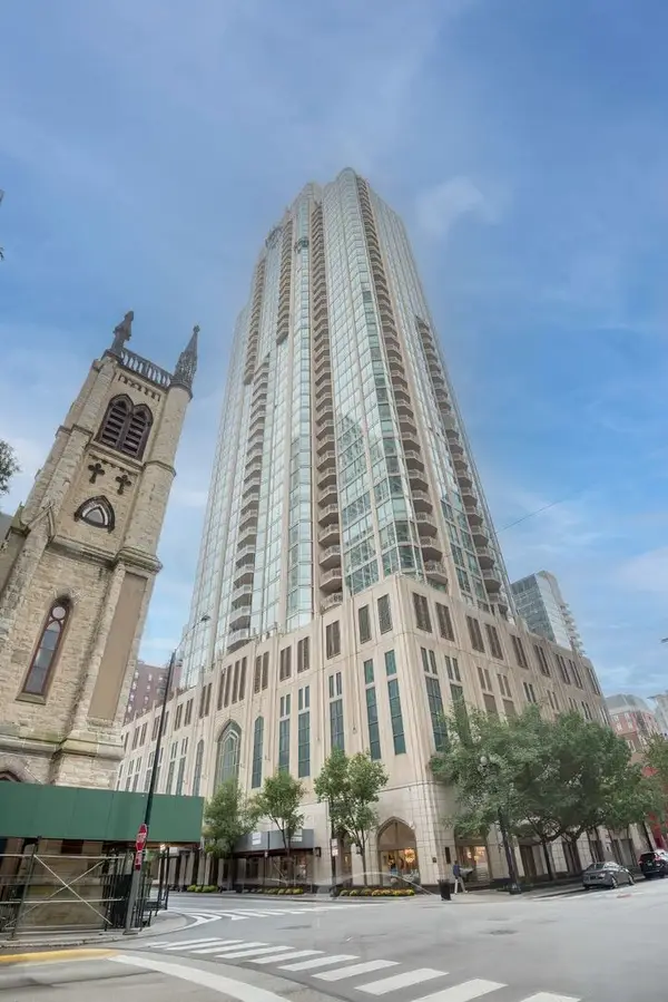 21 E Huron Street #1205, Chicago, IL 60611