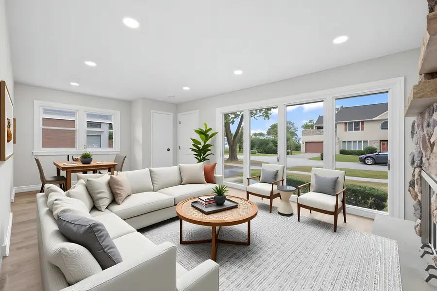 773 E Lincoln Avenue, Des Plaines, IL 60018 - Image #2