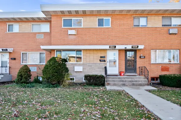 Address Withheld By Seller, Des Plaines, IL 60016