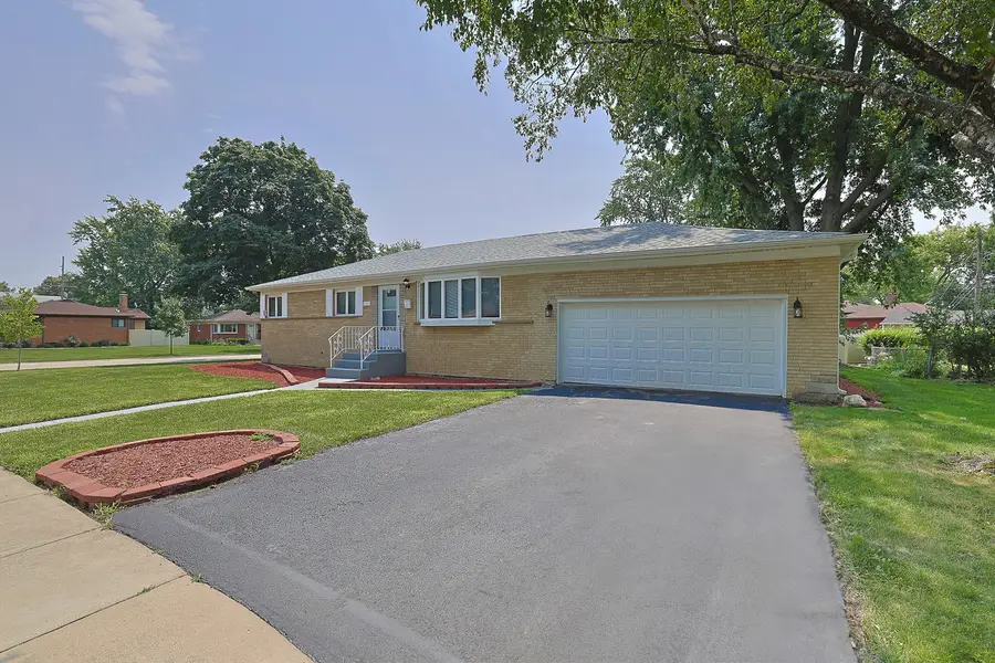 1703 Bonita Avenue, Mount Prospect, IL 60056 - Image #2