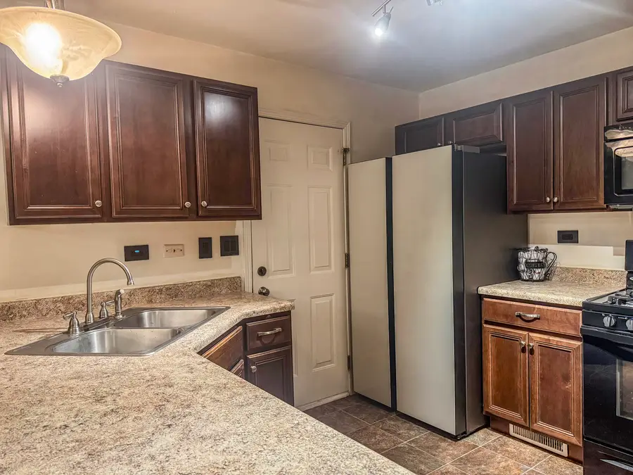 Address Withheld By Seller, Elburn, IL 60119 - #3