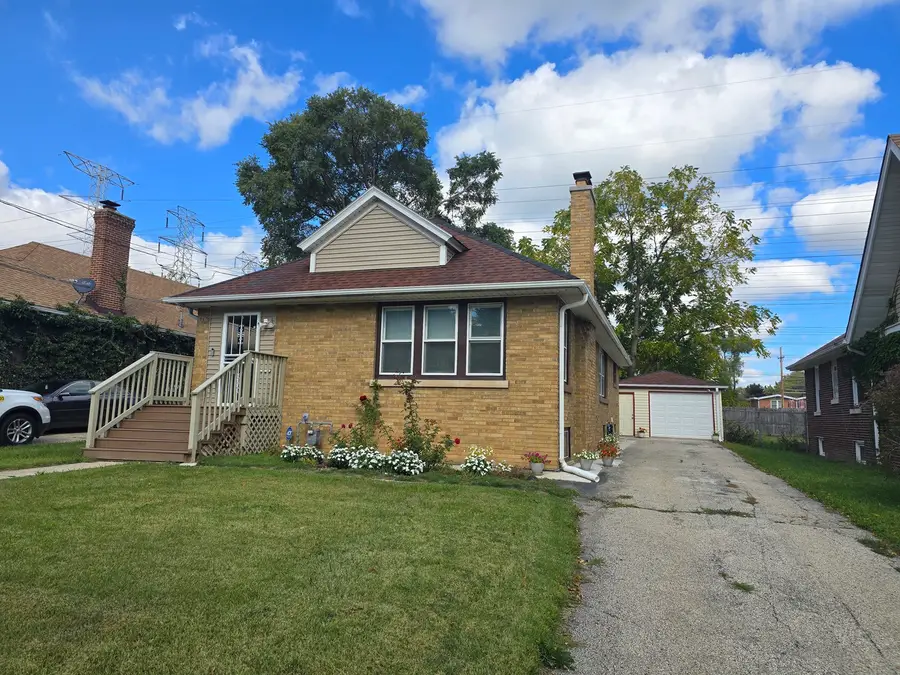 616 W Keith Avenue, Waukegan, IL 60085 - Image #2