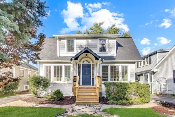 1220 Canfield Road, Park Ridge, IL 60068