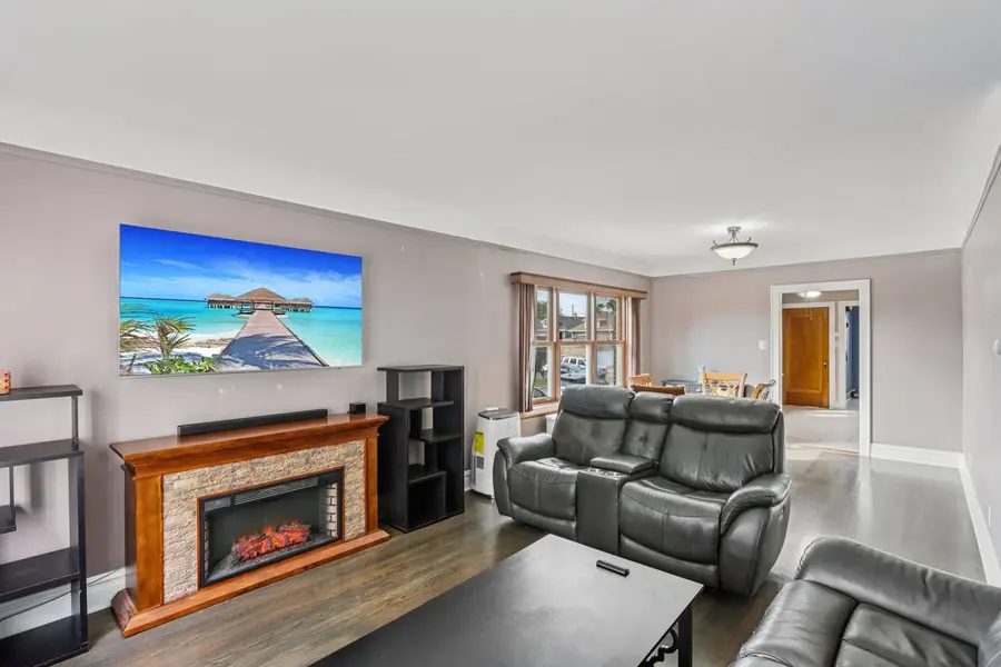 2246 Clinton Avenue, Berwyn, IL 60402 - Image #2