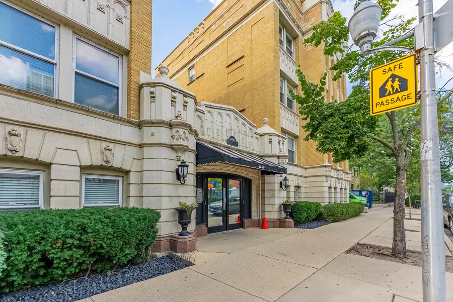 4240 N Clarendon Avenue #309N, Chicago, IL 60613 - Image #2