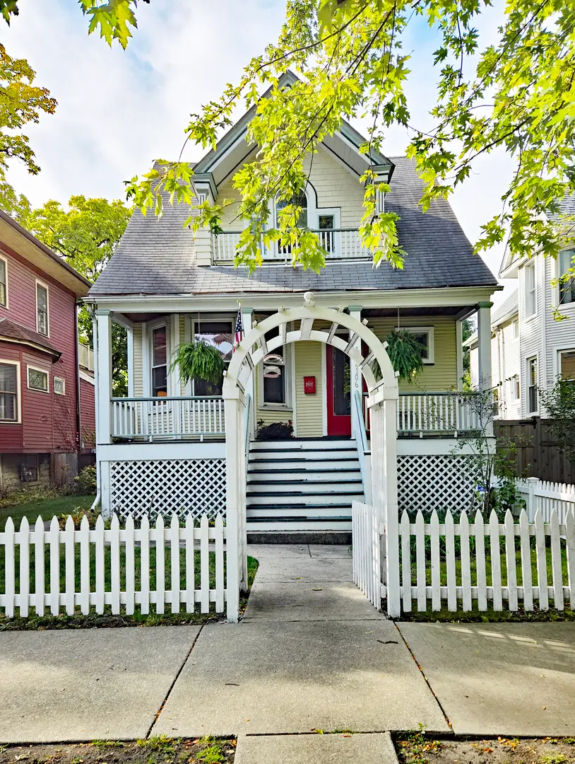 4106 N Avers Avenue, Chicago, IL 60618 - Image #2