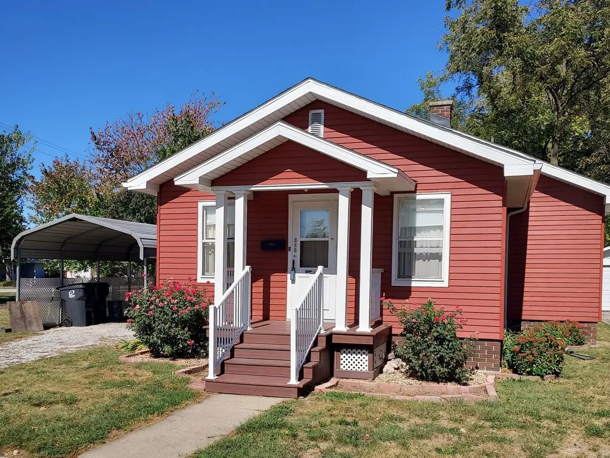 202 E Pembroke Street, Tuscola, IL 61953 - #1