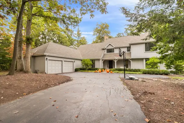 55 Trowbridge Circle, Lake Bluff, IL 60044