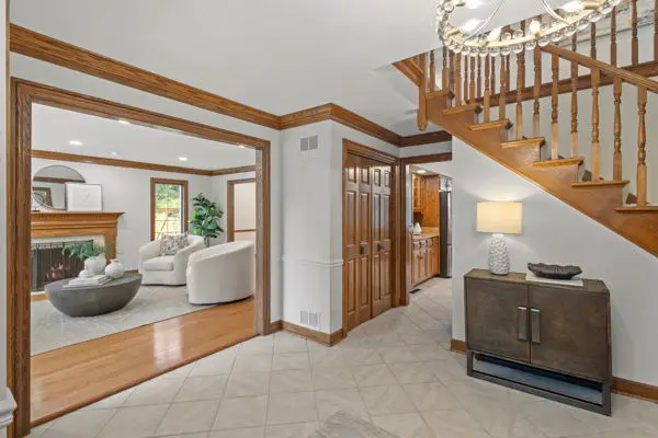 1 Hidden Lake Drive, Burr Ridge, IL 60527 - Image #3