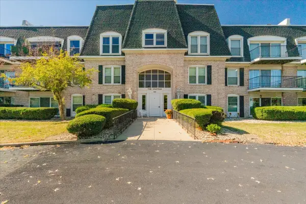 111 Rust Road #211, Bloomington, IL 61701