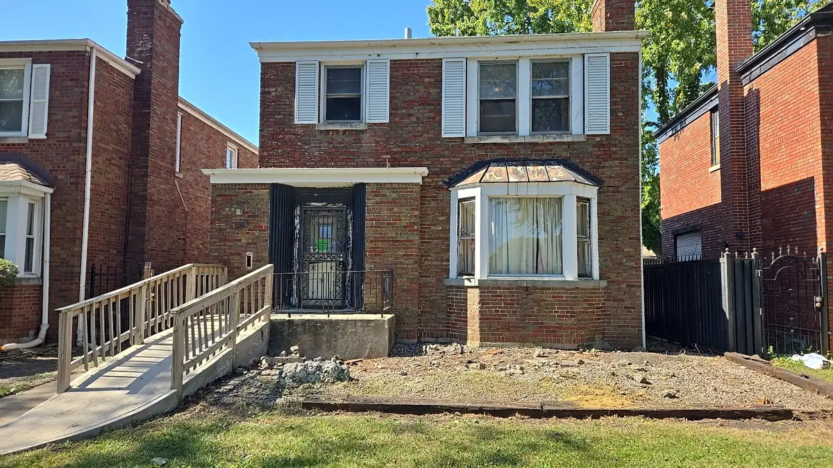 8218 S Yates Boulevard, Chicago, IL 60617 - Image #1