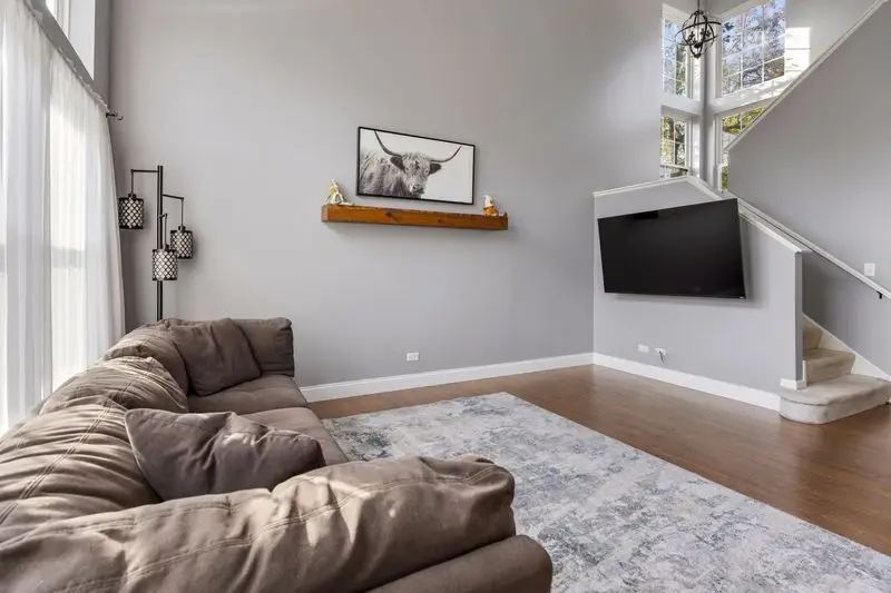 897 N Camden Lane, South Elgin, IL 60177 - Image #3