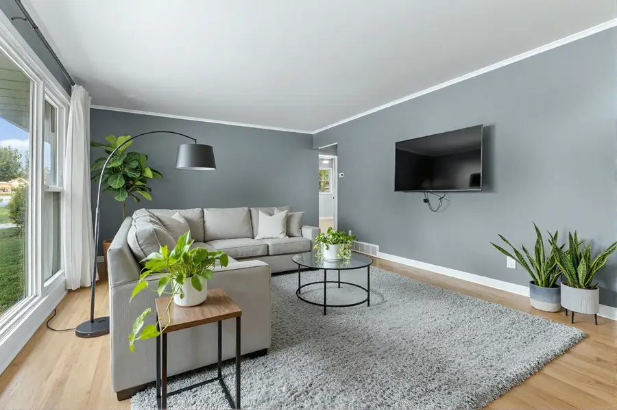 336 Kenilworth Drive, Rockford, IL 61108 - Image #2