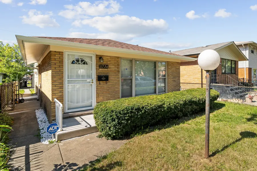 11724 S Laflin Street, Chicago, IL 60643 - Image #2